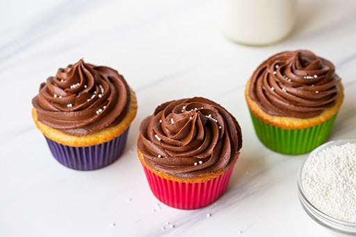 Classic Birthday Cupcakes –&nbsp;Step 14