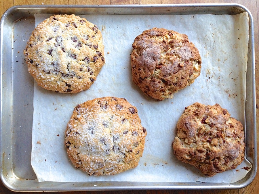 AnEasyWayToShapeScones via @kingarthurflour